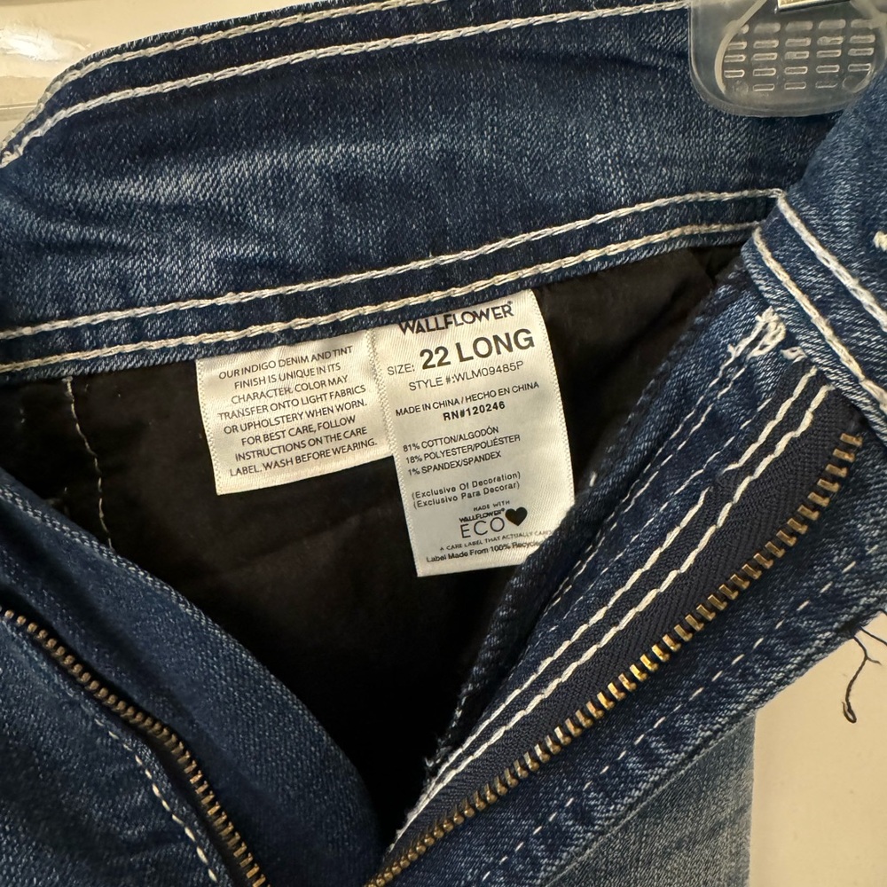 Jeans - Picture 3 of 5
